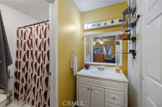 Detail Gallery Image 12 of 29 For 3125 E Avenue Q16, Palmdale,  CA 93550 - 2 Beds | 2 Baths