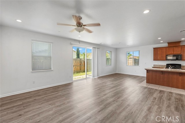 Detail Gallery Image 10 of 32 For 1416 Woodbury Ct, Merced,  CA 95348 - 5 Beds | 3 Baths