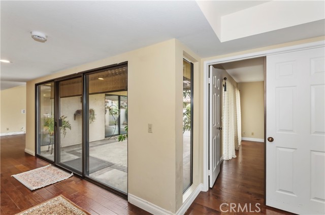 Detail Gallery Image 7 of 45 For 880 El Mirador, Upland,  CA 91784 - 2 Beds | 2/1 Baths