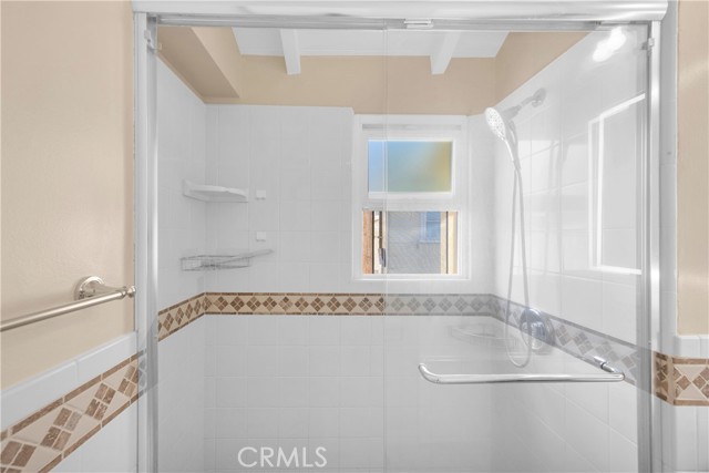 220 Cliff Drive, Laguna Beach CA: https://media.crmls.org/medias/04ddc695-e392-40d5-8123-0e47bd40c6c0.jpg