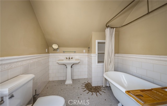 331 Nordina Street, Redlands CA: https://media.crmls.org/medias/04de03ea-517c-4621-8109-4f328eb1d3f9.jpg