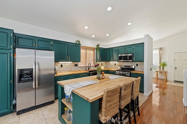 Detail Gallery Image 12 of 36 For 22686 Hannah Ct, Corona,  CA 92883 - 3 Beds | 2 Baths