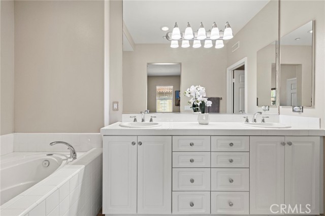 Detail Gallery Image 25 of 32 For 234 Lonetree, Irvine,  CA 92603 - 2 Beds | 2 Baths