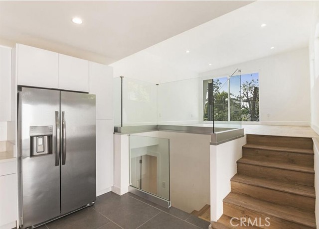 Detail Gallery Image 4 of 20 For 1426 Elevado, Los Angeles,  CA 90026 - 3 Beds | 2/1 Baths