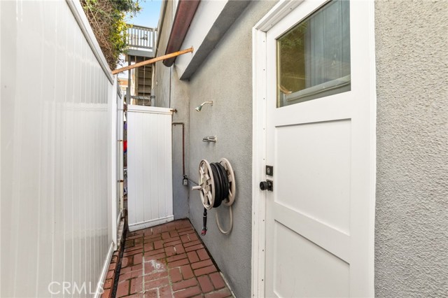Detail Gallery Image 25 of 28 For 112 36th, Manhattan Beach,  CA 90266 - 3 Beds | 1 Baths