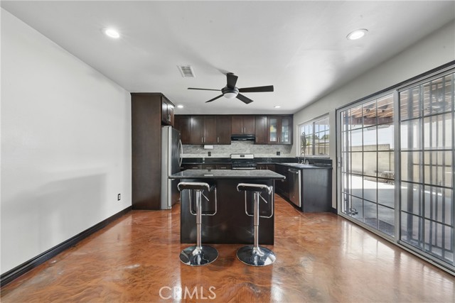 Detail Gallery Image 8 of 25 For 9334 Pioneer Bld, Santa Fe Springs,  CA 90670 - 4 Beds | 2 Baths