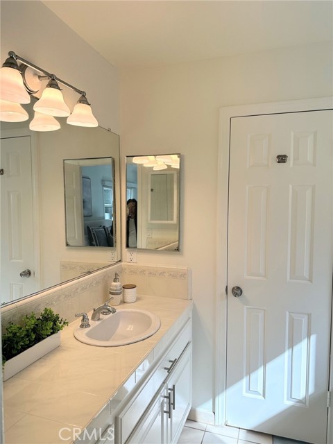 1711 Axenty Way, Redondo Beach, California 90278, 3 Bedrooms Bedrooms, ,2 BathroomsBathrooms,Residential,For Sale,Axenty Way,SB25247458