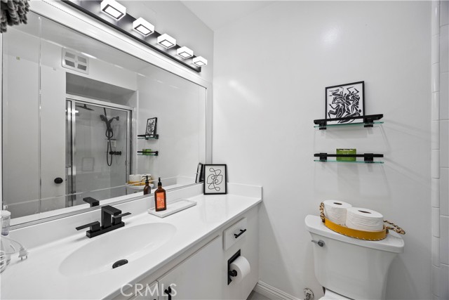Detail Gallery Image 22 of 58 For 6315 Green Valley #100,  Culver City,  CA 90230 - 2 Beds | 2 Baths