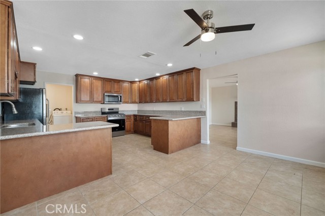 Detail Gallery Image 11 of 34 For 9846 Sunny Vista Rd, Phelan,  CA 92371 - 3 Beds | 2 Baths