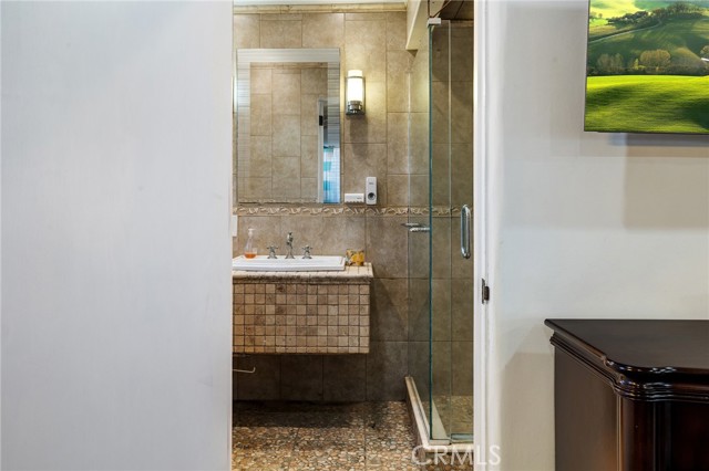 1729 W 51st Place, Los Angeles CA: https://media.crmls.org/medias/04e49831-4b3a-4bdc-80de-0348b37c5d69.jpg