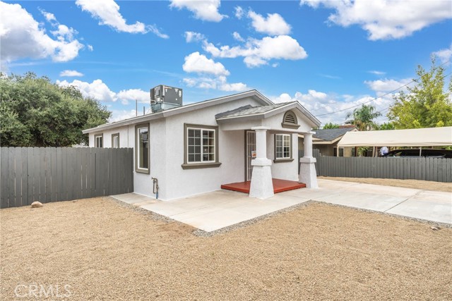 Detail Gallery Image 6 of 46 For 1007 Lawton St, Redlands,  CA 92374 - 3 Beds | 1 Baths