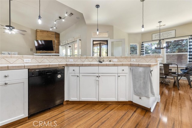 Detail Gallery Image 15 of 45 For 523 W Country Ct, Visalia,  CA 93277 - 3 Beds | 2 Baths