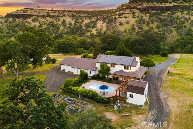 Detail Gallery Image 2 of 59 For 3332 Williams Rd, Butte Valley,  CA 95965 - 6 Beds | 4 Baths