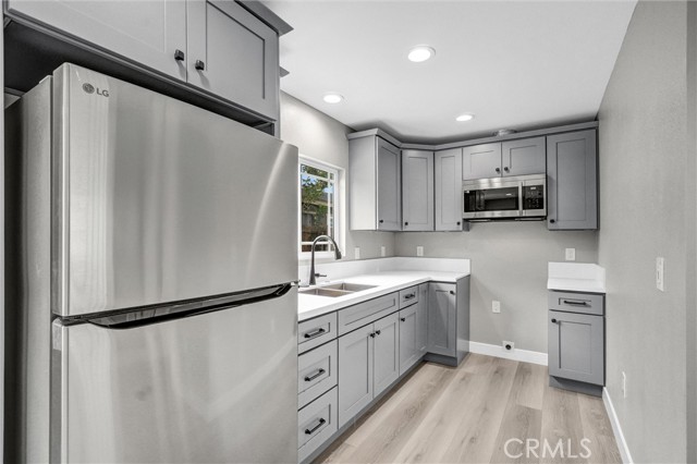 2321 Locust Avenue, Long Beach CA: https://media.crmls.org/medias/04e67784-7d6d-4ffa-8415-6393669196a5.jpg