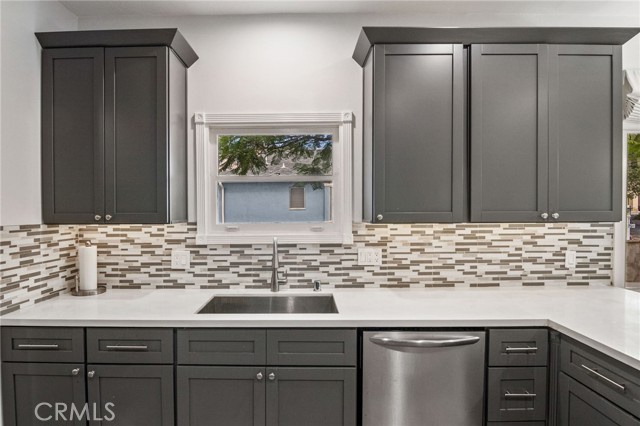 Detail Gallery Image 16 of 52 For 1007 Rose Ave, Pasadena,  CA 91107 - 4 Beds | 3 Baths