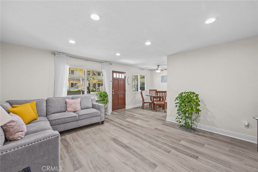 2094 Grand Avenue - photo 11