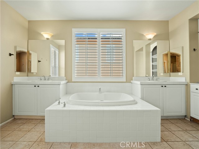 30375 June Rose Court, Castaic CA: https://media.crmls.org/medias/04e78435-a043-4a83-9c53-db5f4872e7fc.jpg