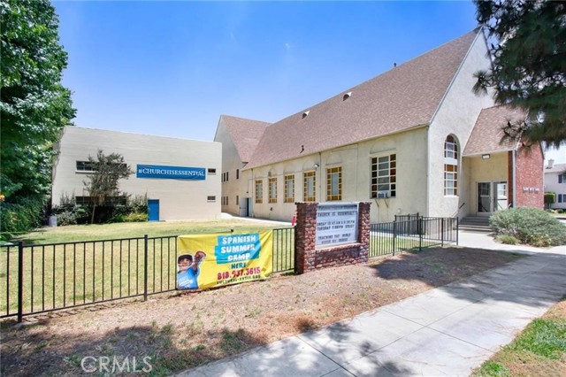 Image 4 of 46 For 724 Glenoaks Boulevard