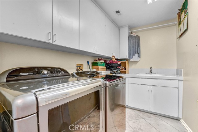 26816 Wyatt Lane, Stevenson Ranch CA: https://media.crmls.org/medias/04e7dc63-7bc1-4cfb-9d04-ca5bf54de84f.jpg