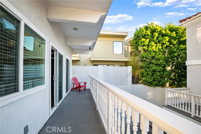 714 N Juanita Avenue, Redondo Beach CA: https://media.crmls.org/medias/04e8b79c-11b1-4f9b-925c-a32a4dfe4004.jpg