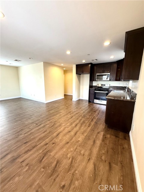 645 E 78th Street, Los Angeles CA: https://media.crmls.org/medias/04e92a52-2166-4565-9443-3bf1bd1135f8.jpg