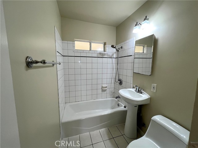 Detail Gallery Image 13 of 28 For 4726 W 131st St, Hawthorne,  CA 90250 - 3 Beds | 1 Baths