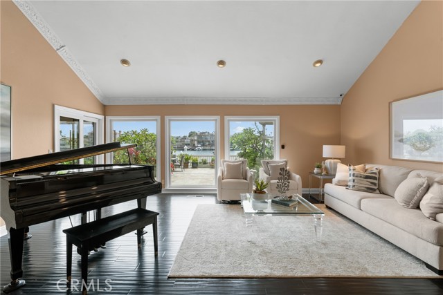 Detail Gallery Image 21 of 55 For 3562 Venture Dr, Huntington Beach,  CA 92649 - 4 Beds | 2/1 Baths
