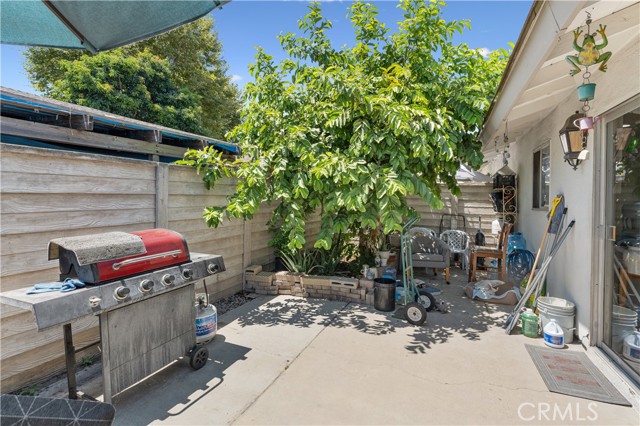14802 Newport Avenue, Tustin CA: https://media.crmls.org/medias/04eab618-58cb-4555-a741-aec5d9ffcb94.jpg