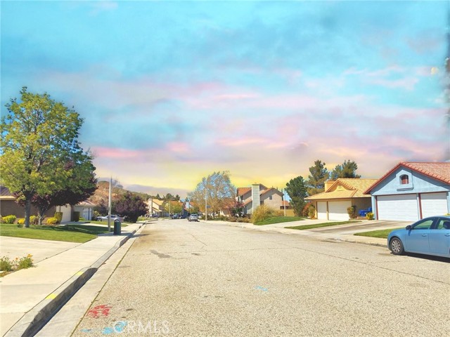 Detail Gallery Image 6 of 38 For 39221 Beacon Ln, Palmdale,  CA 93551 - 5 Beds | 3 Baths