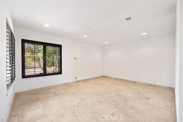 Image 19 of 43 For 43349 Martini Court B