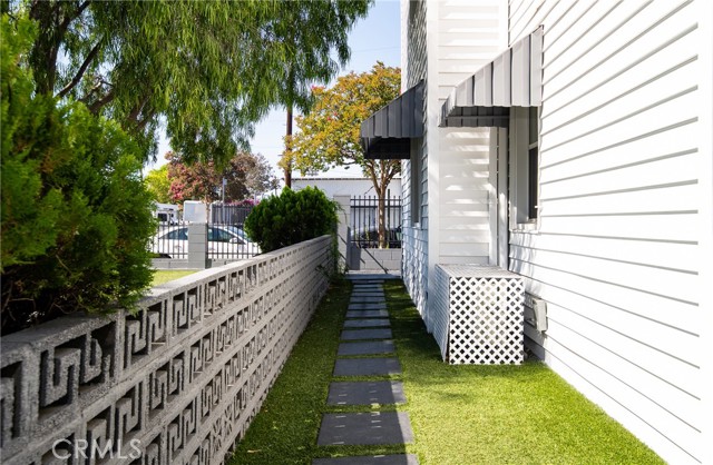  Income Home for Sale in North Hollywood, California