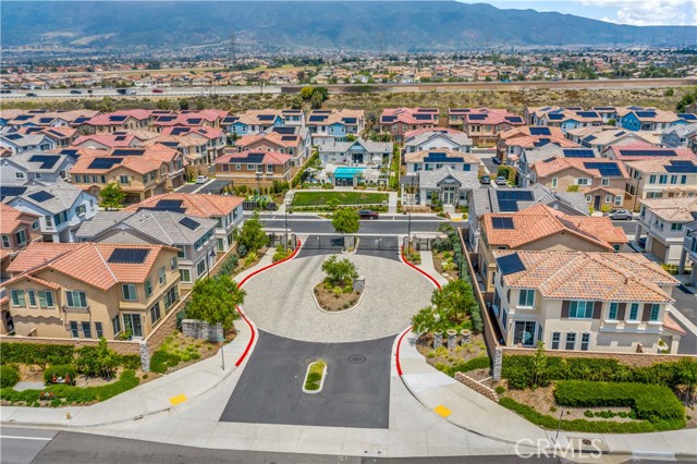 15210 Horizon Street, Fontana CA: https://media.crmls.org/medias/04ec2af6-bd3a-47a3-baf0-9dc6ccb99c38.jpg