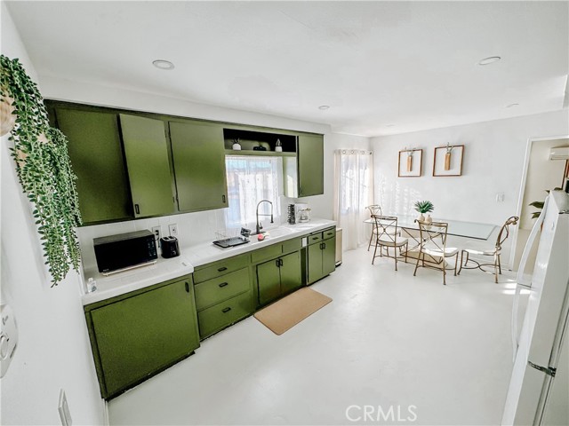 Detail Gallery Image 6 of 16 For 5050 1st, Joshua Tree,  CA 92252 - 2 Beds | 1 Baths