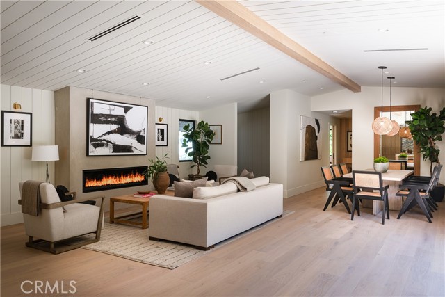 Detail Gallery Image 5 of 40 For 14404 Glorietta Dr, Sherman Oaks,  CA 91423 - 3 Beds | 3/1 Baths