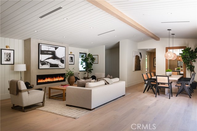 Detail Gallery Image 5 of 40 For 14404 Glorietta Dr, Sherman Oaks,  CA 91423 - 3 Beds | 3/1 Baths