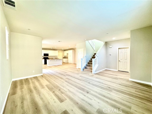 Detail Gallery Image 4 of 34 For 5962 Silveira St, Corona,  CA 92880 - 3 Beds | 2/1 Baths