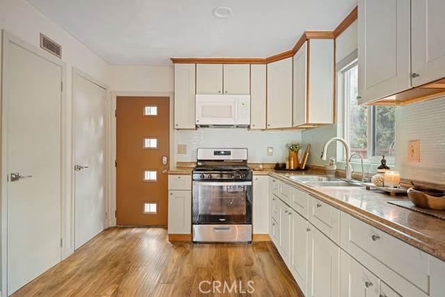 Detail Gallery Image 5 of 30 For 989 Calanda, Crestline,  CA 92325 - 2 Beds | 2 Baths