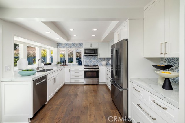 Detail Gallery Image 7 of 25 For 1933 Port Bristol Cir, Newport Beach,  CA 92660 - 5 Beds | 3 Baths