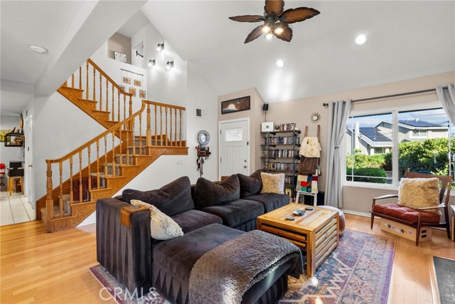 Detail Gallery Image 9 of 40 For 27547 Saffron, Saugus,  CA 91350 - 4 Beds | 3 Baths