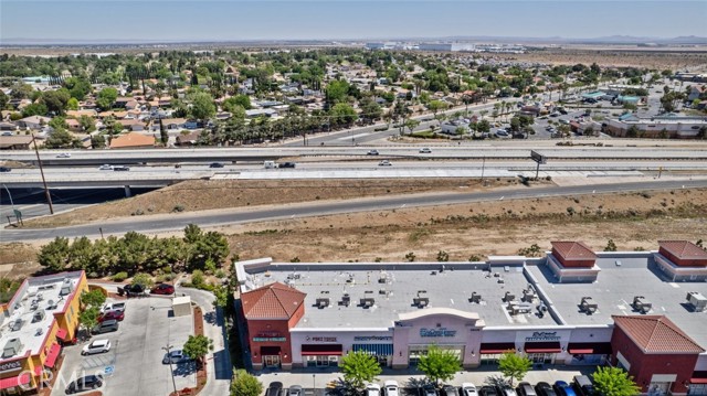 39438 Trade Center Drive, Palmdale CA: https://media.crmls.org/medias/04edfc6b-6467-4447-893f-8c37a1d35072.jpg