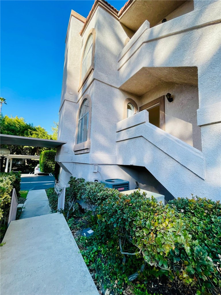 Detail Gallery Image 1 of 25 For 23215 Sherman Way, West Hills,  CA 91307 - 2 Beds | 2 Baths