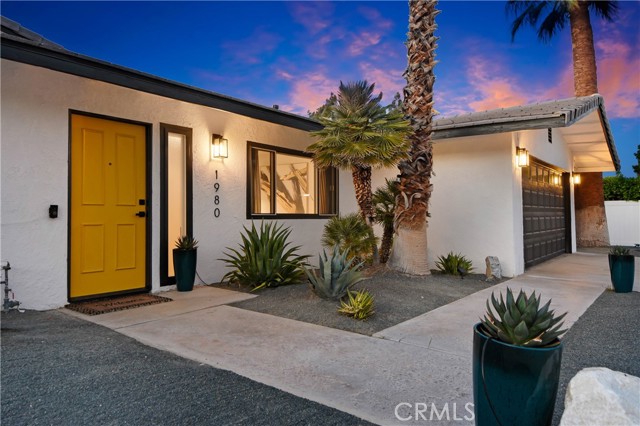 1980 E Rochelle Road, Palm Springs CA: https://media.crmls.org/medias/04ee3194-0e70-4e70-b8b6-7714b9a25412.jpg