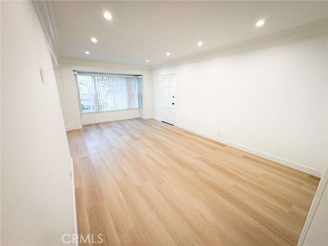 Detail Gallery Image 2 of 17 For 1700 Del Valle Ave #1704,  Glendale,  CA 91208 - 1 Beds | 1 Baths