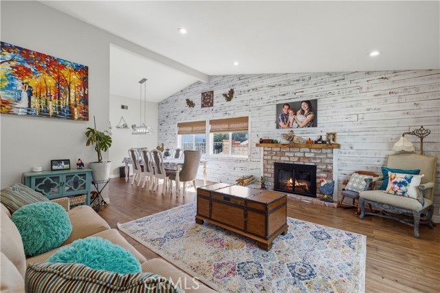 Detail Gallery Image 8 of 54 For 28442 Alder Peak, Canyon Country,  CA 91387 - 5 Beds | 3 Baths