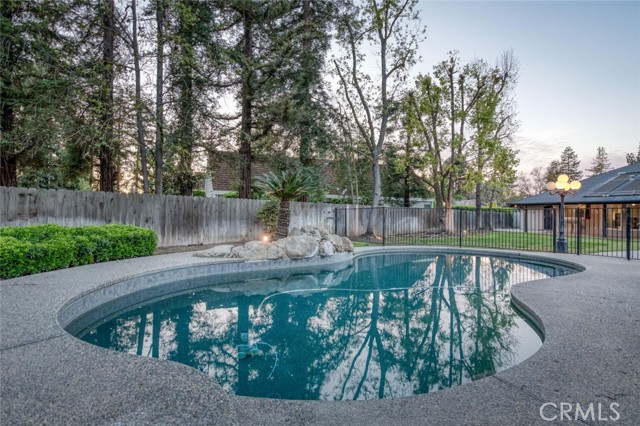 Detail Gallery Image 31 of 43 For 5634 Columbia Dr, Fresno,  CA 93727 - 3 Beds | 3 Baths