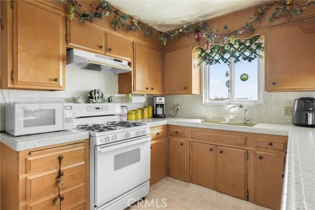 Detail Gallery Image 17 of 32 For 180 G St, Cayucos,  CA 93430 - 3 Beds | 2 Baths