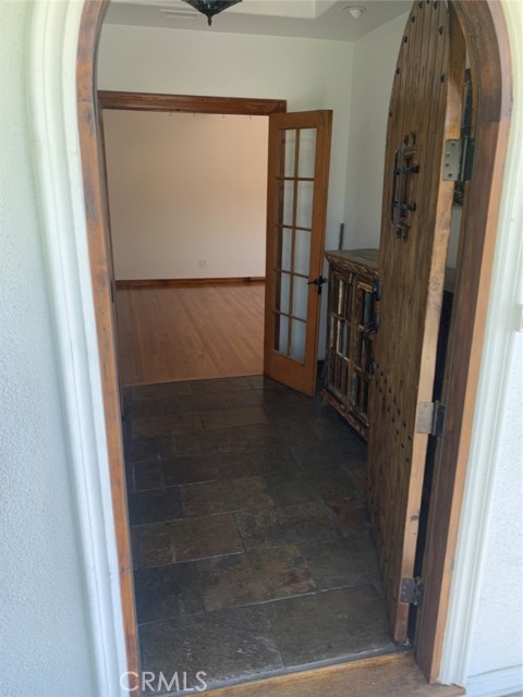 Detail Gallery Image 7 of 44 For 1718 Cleveland Rd, Glendale,  CA 91202 - 3 Beds | 3 Baths