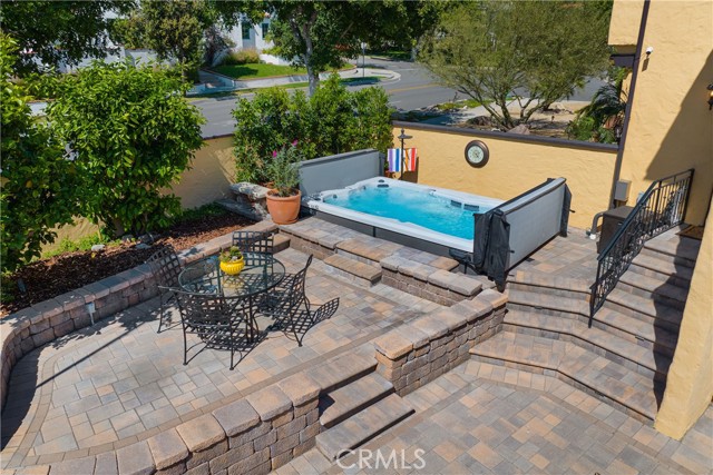 516 E Stocker Street, Glendale CA: https://media.crmls.org/medias/04efe365-0216-4b20-8a1b-b3857870e2a3.jpg