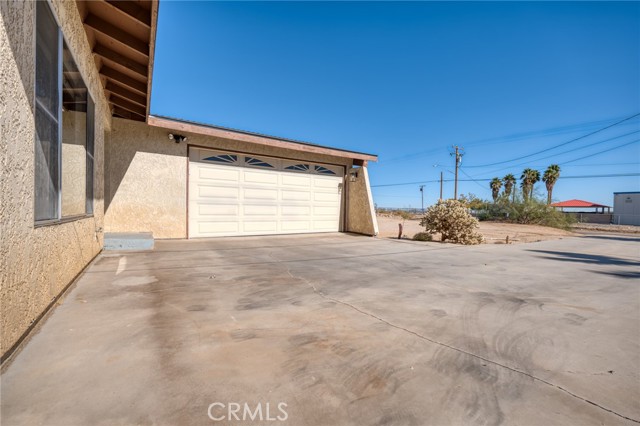 Detail Gallery Image 2 of 52 For 6010 Sunburst St, Joshua Tree,  CA 92252 - 3 Beds | 2 Baths