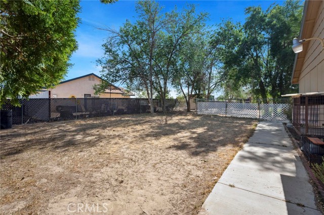 41125 179th E Street, Lancaster CA: https://media.crmls.org/medias/04f0598d-ea40-434f-ac72-9624ddd7ab6e.jpg